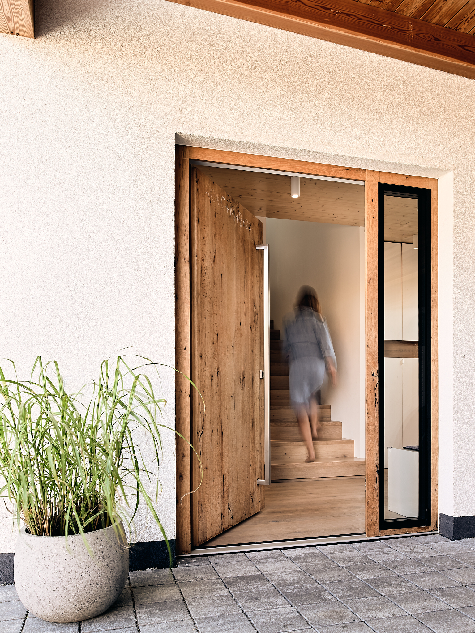 Eingangstür aus Holz